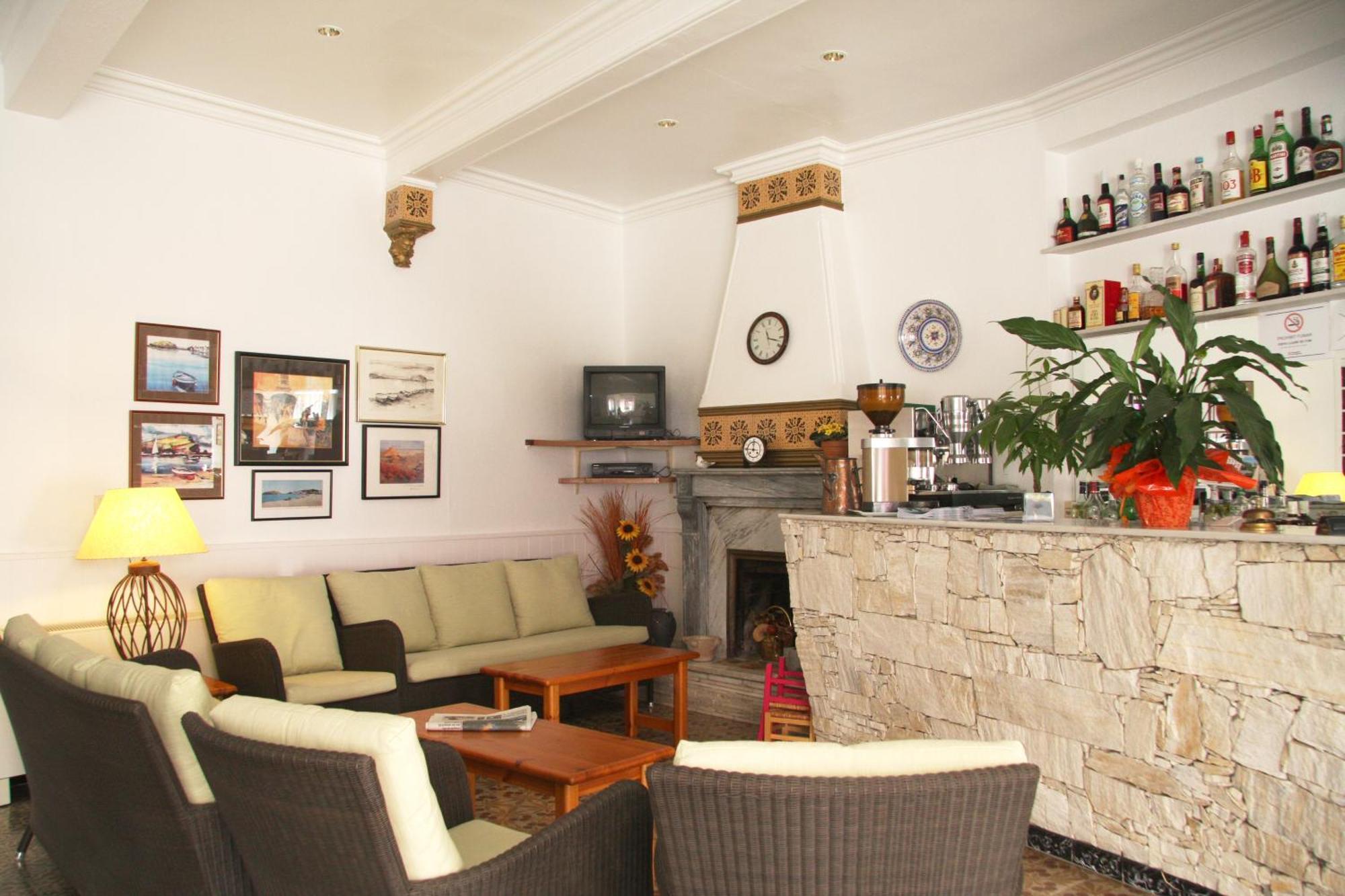 Hostal La Florida Llança Kültér fotó