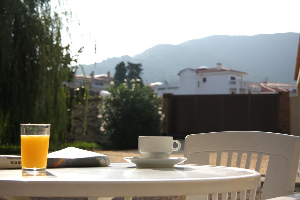 Hostal La Florida Llança Kültér fotó