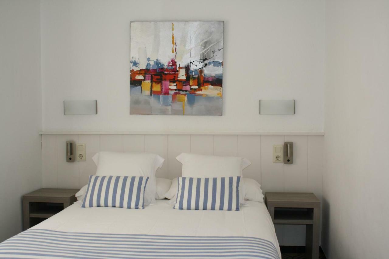 Hostal La Florida Llança Kültér fotó